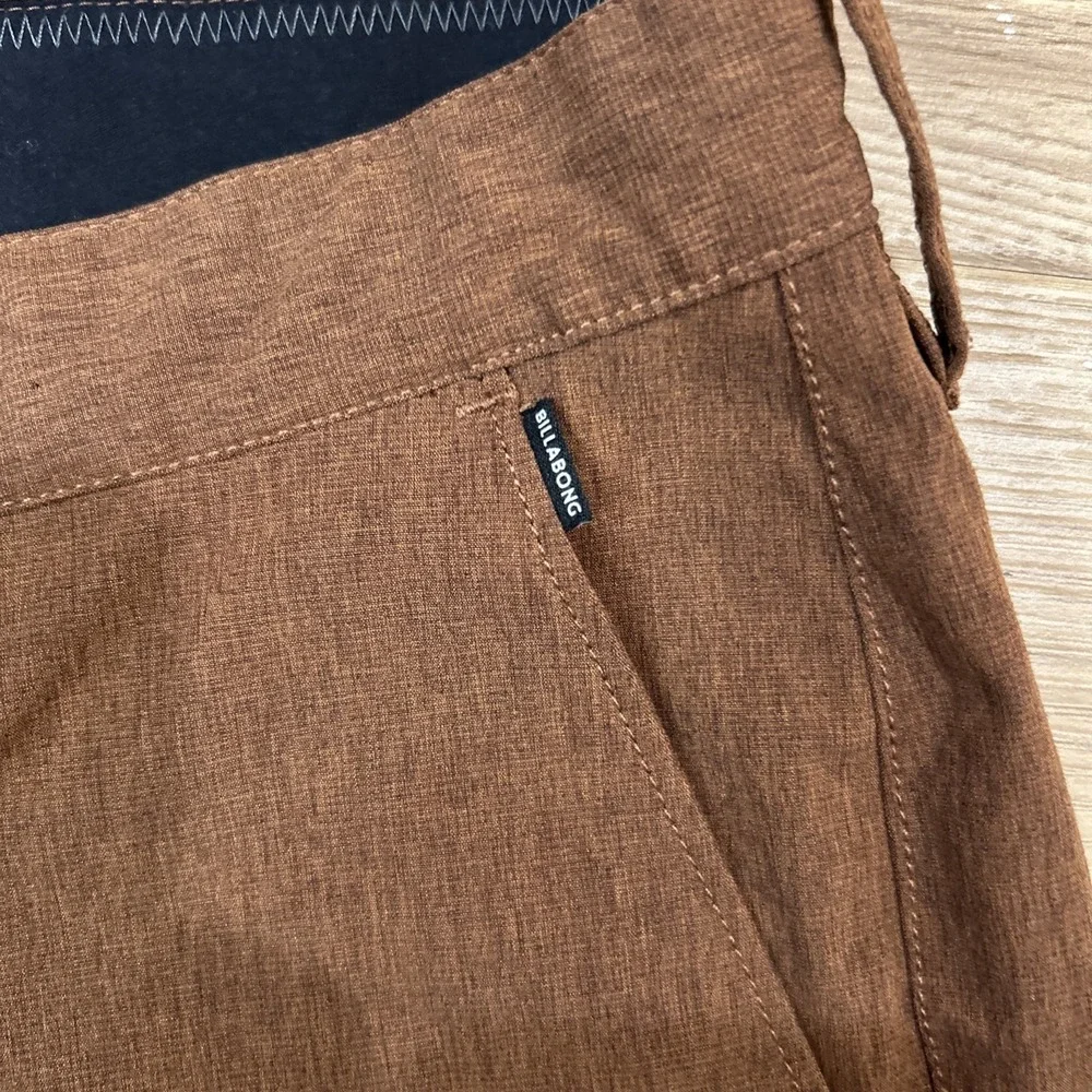 Billabong Crossfire Submersibles Hybrid Shorts Mens 33 Brown Quick Dry Stretch